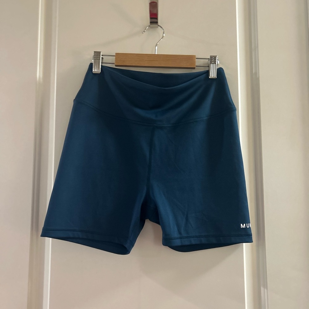 Municipal Women's Teal Bike Shorts - never worn!